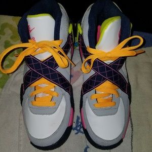 Nike air raid basketball shoes